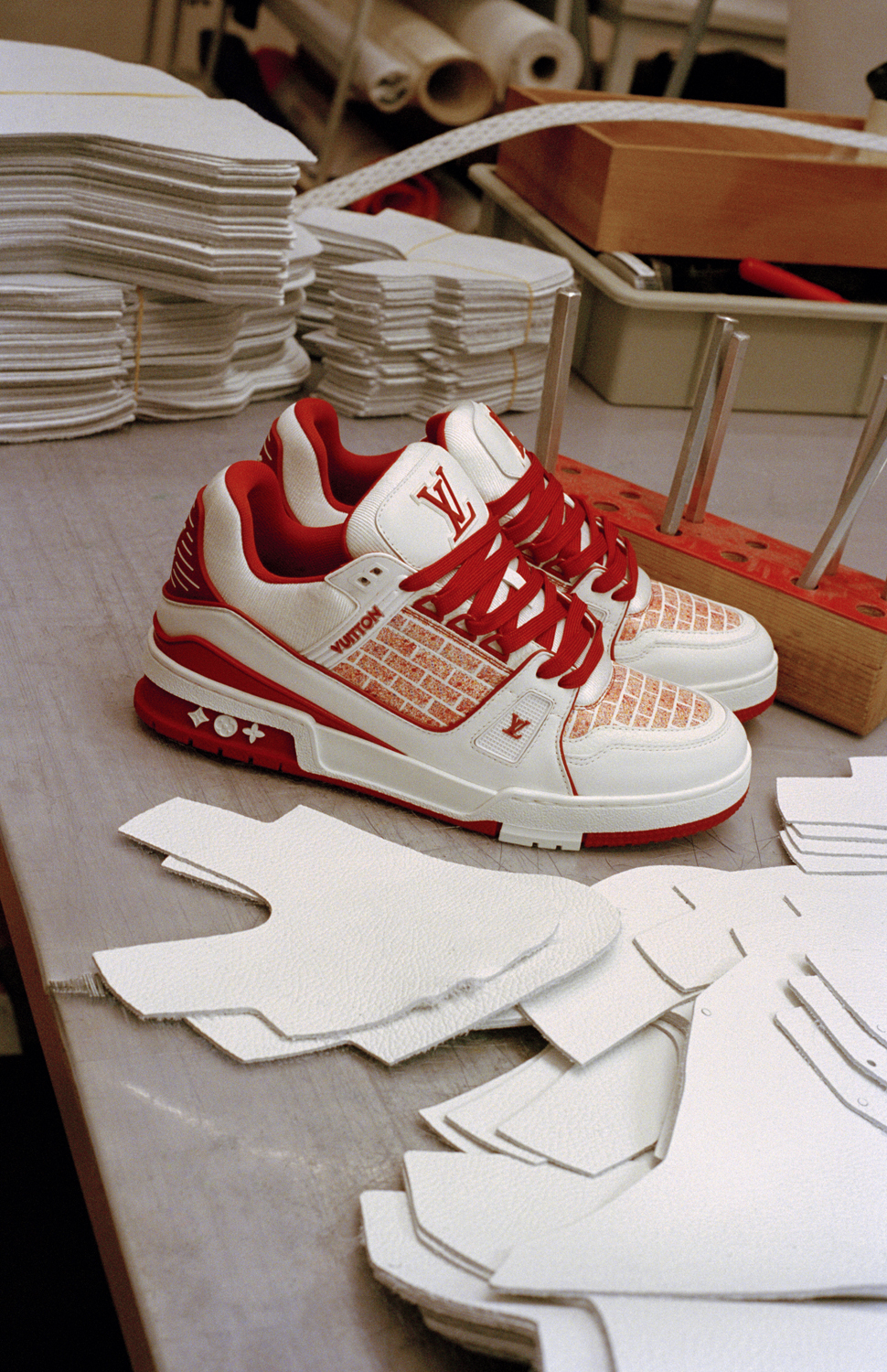 LOUIS VUITTON “WHITE CANVAS: LV TRAINER IN RESIDENCE” THE EXHIBITION IN  MILAN UNTIL MARCH 16 - The Blonde Salad