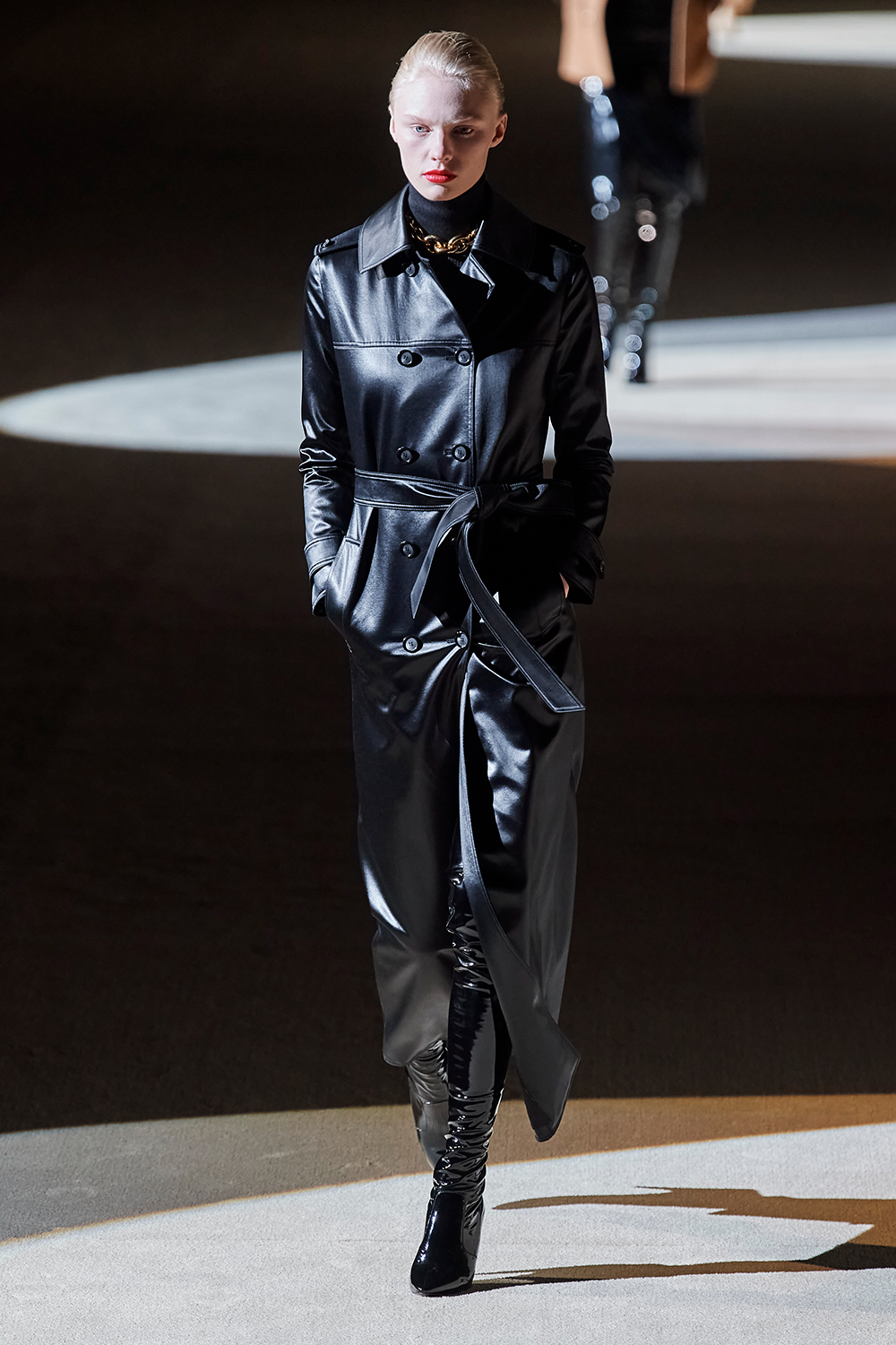 BACK TO BLACK: THE GLOOMY FASHION SHOWS OF THIS PFW | | The Blonde Salad