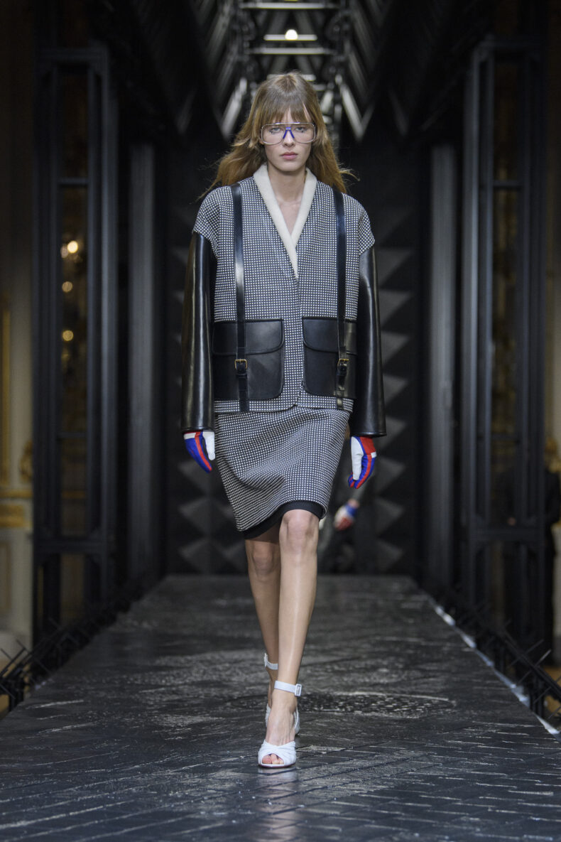 MANIFESTO - FRENCHNESS IN A BAG-SHELL: Louis Vuitton's Fall-Winter 2023  Womenswear Accessories