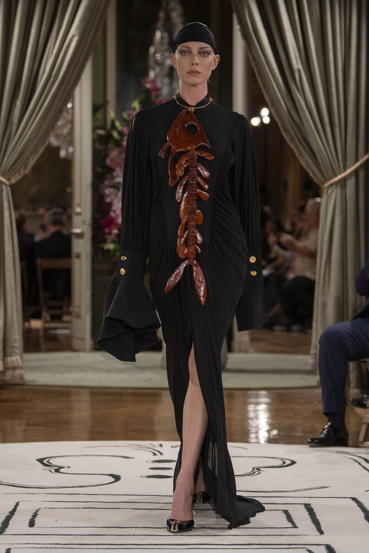 Paris Fashion Week: Daniel Roseberry’s Story for Schiaparelli Spring ...