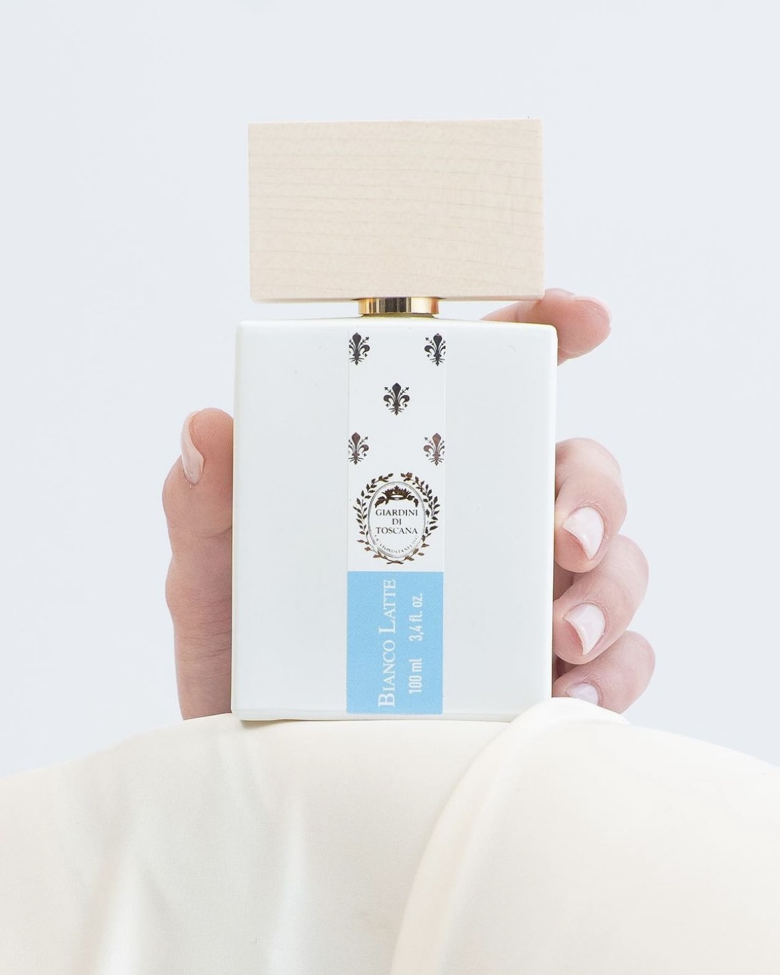 Giardini di toscana bianco latte. La colline toscana парфюм. Giardini di toscana bianco latte. Giardini di toscana bianco latte. Духи toscana.