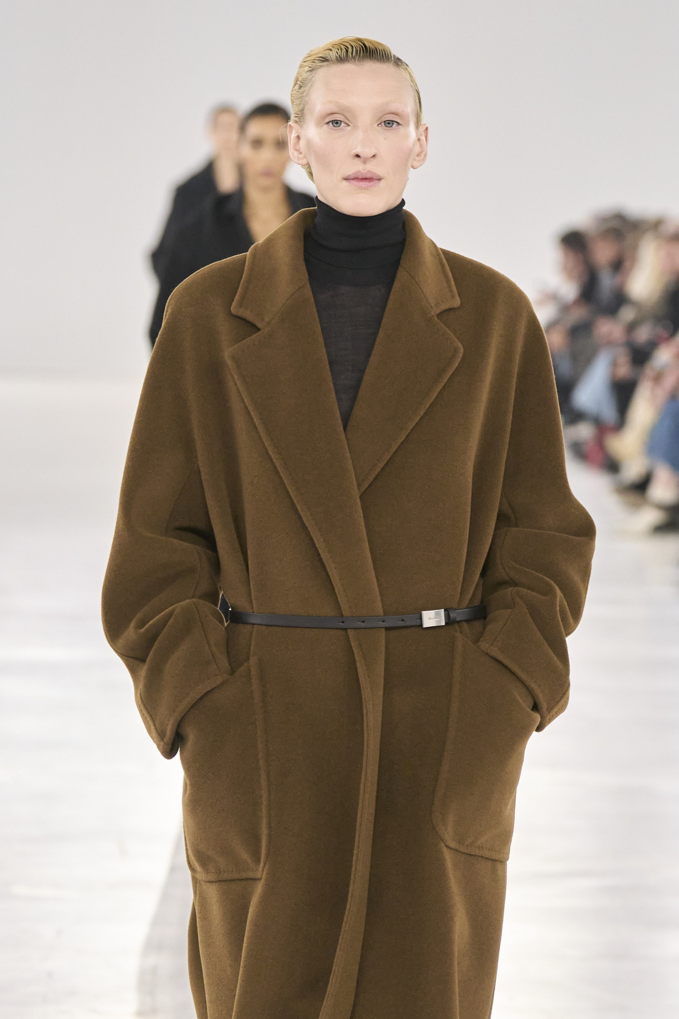Max Mara 極美品 2024 Runway VITTOR ニットワンピース 滝沢眞規子さん着用／一部店舗限定／洗える】ニットコンビジャカード